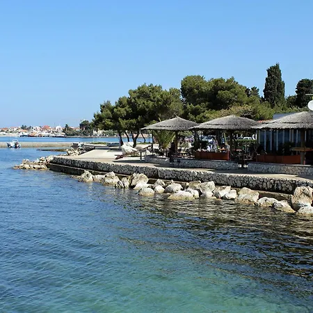 アパート By The Sea - 24250 ザダル